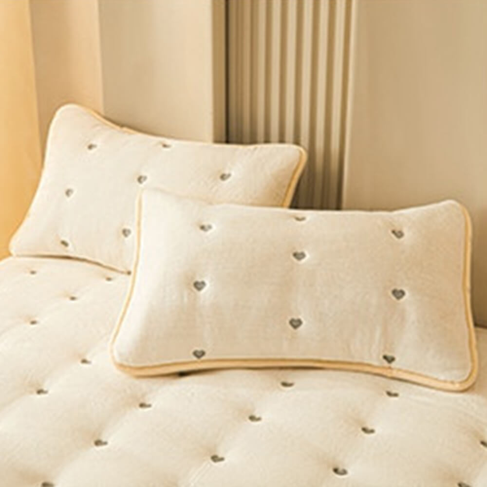 Weicher, warmer, gesteppter Spannbettlaken-Matratzenbezug