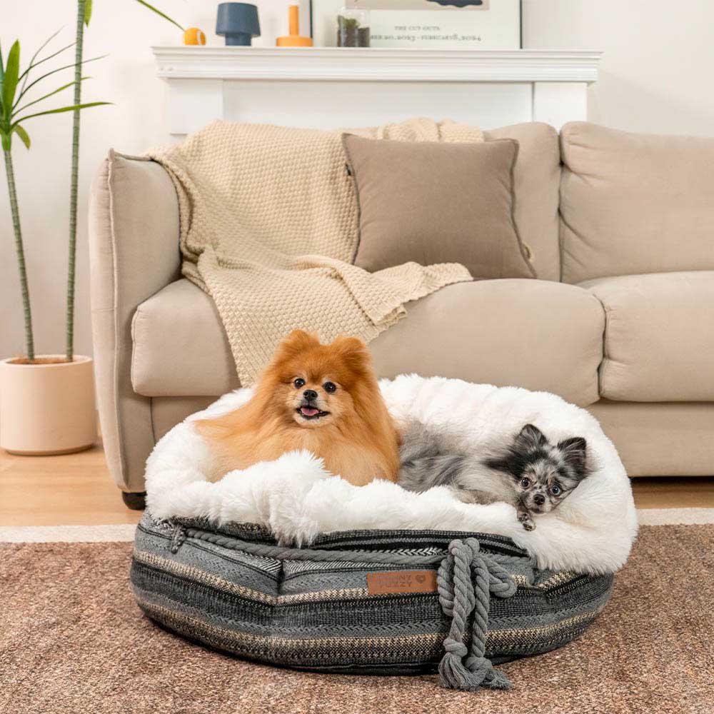 Cama clásica de perros de Donut Jacquard Plush - Snuggle Den