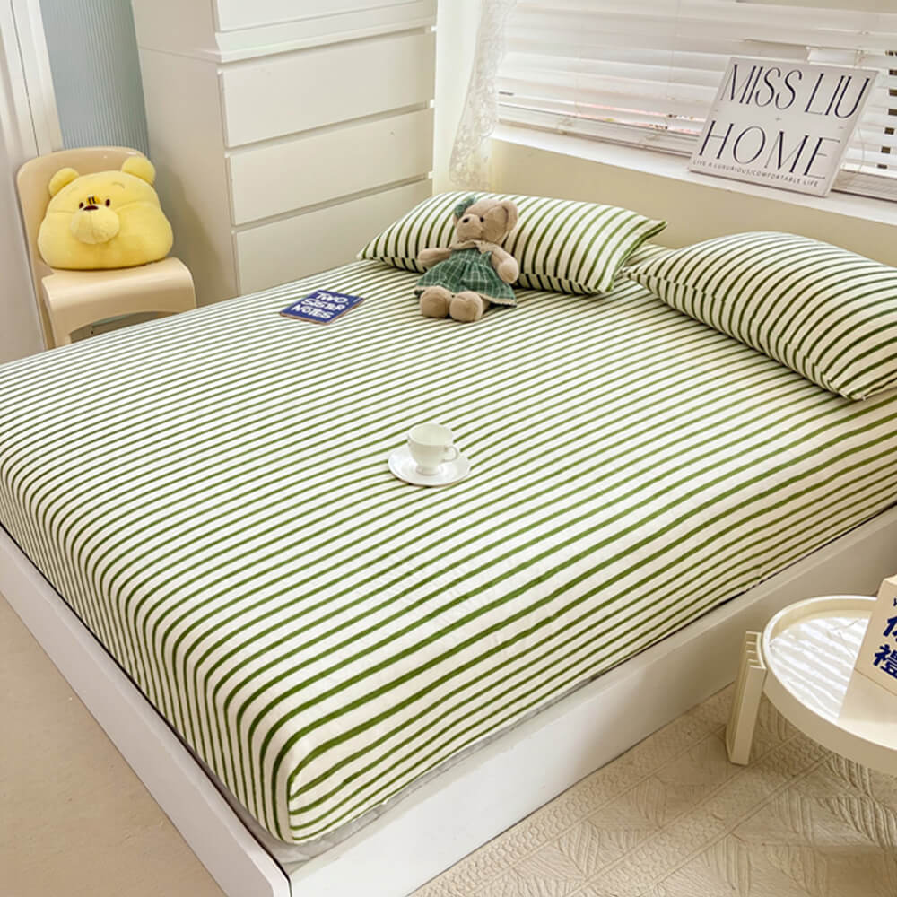 Ensemble de draps-housses antidérapants en velours de lait à rayures élégantes