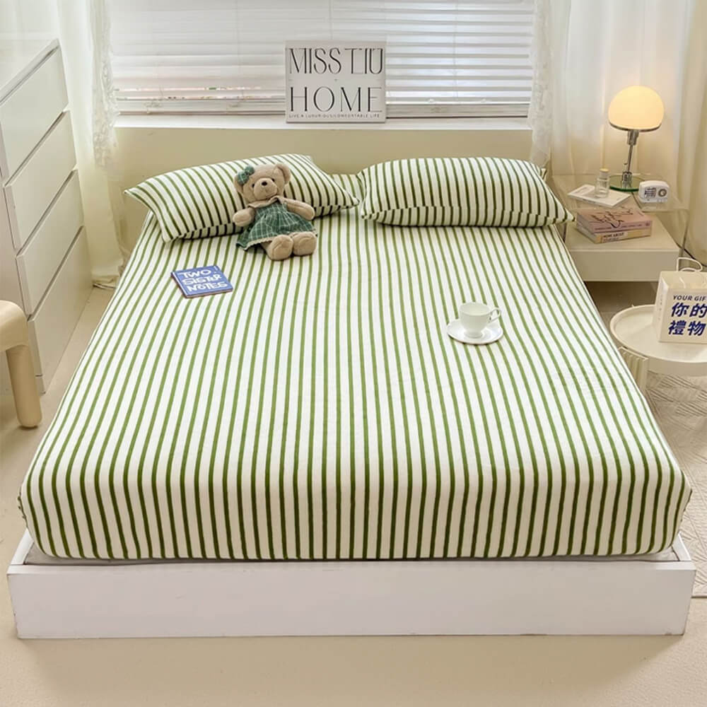 Ensemble de draps-housses antidérapants en velours de lait à rayures élégantes