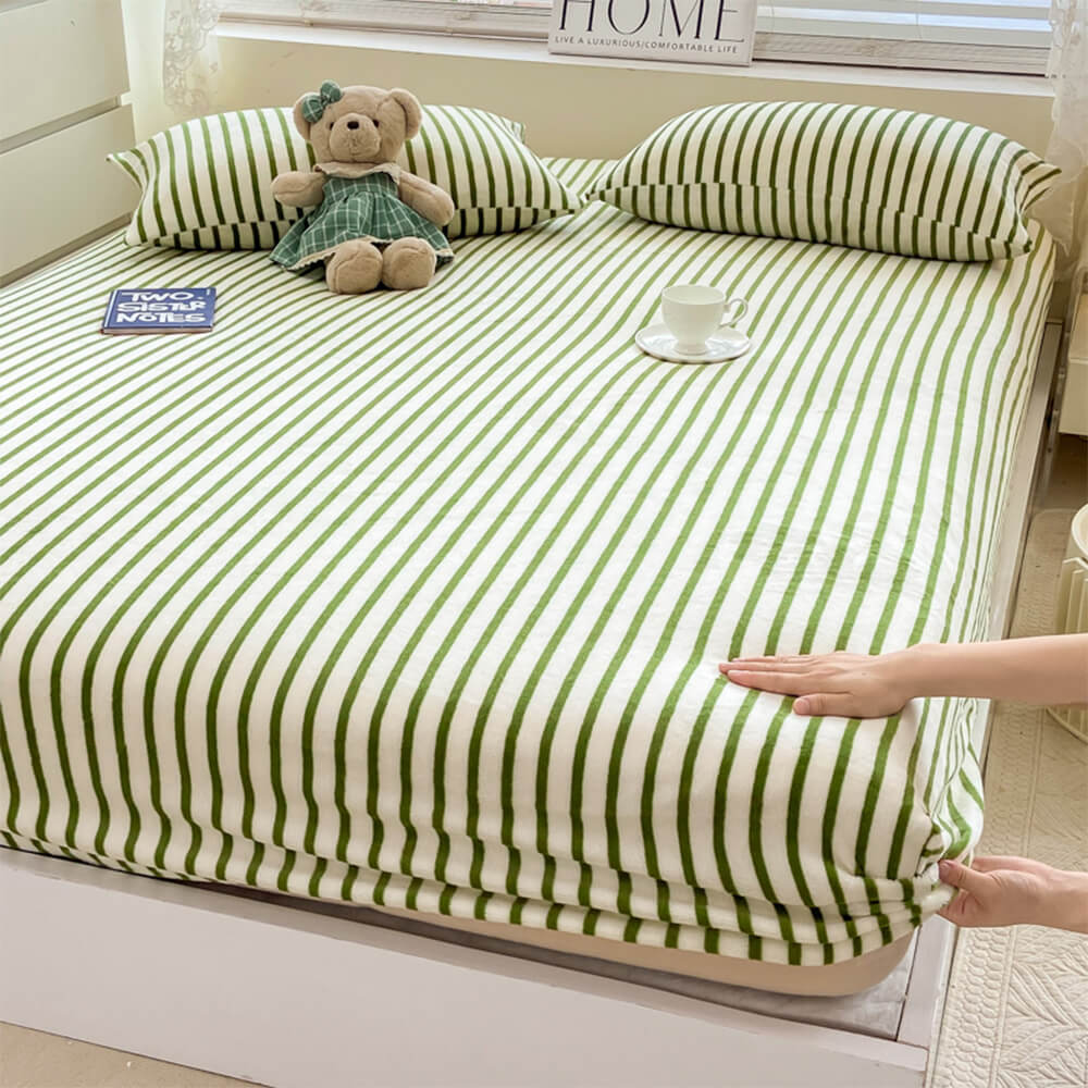 Ensemble de draps-housses antidérapants en velours de lait à rayures élégantes