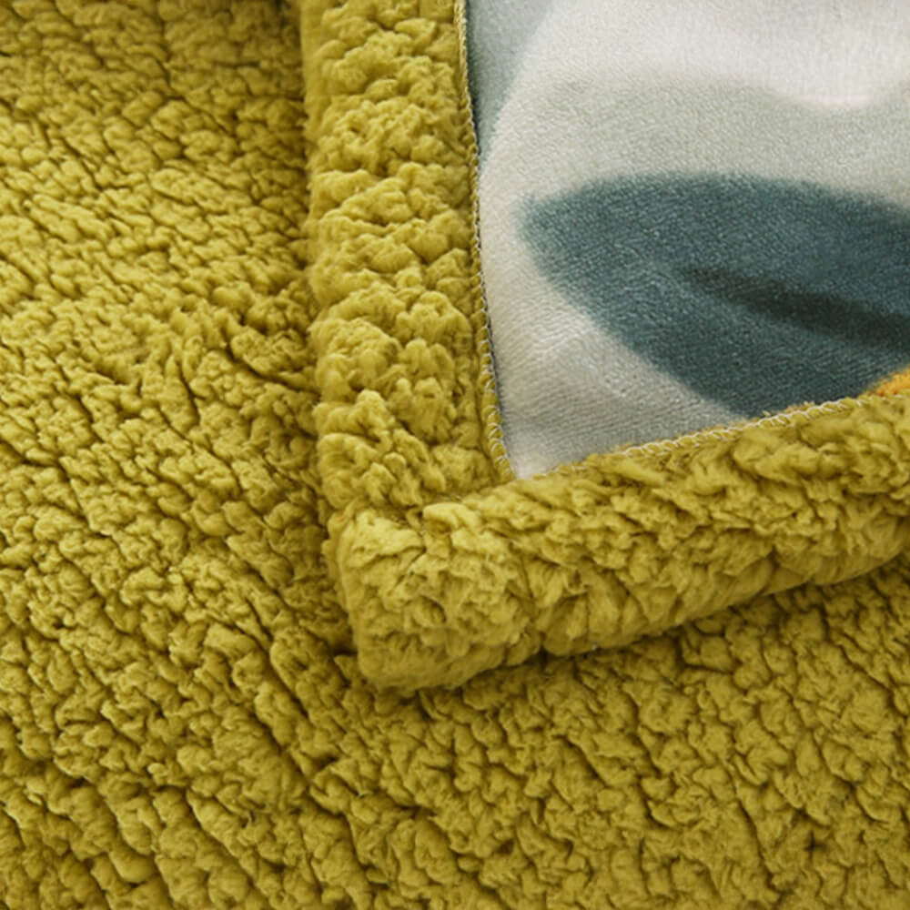 Doppelseitiges Bettlaken-Set aus Milchsamt und Sherpa mit Blumendruck