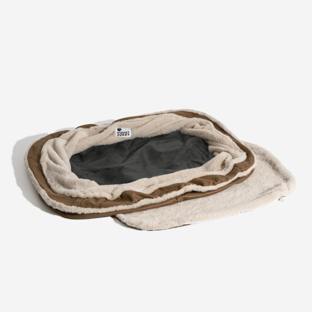 Cama grande y cálida cama para dormir