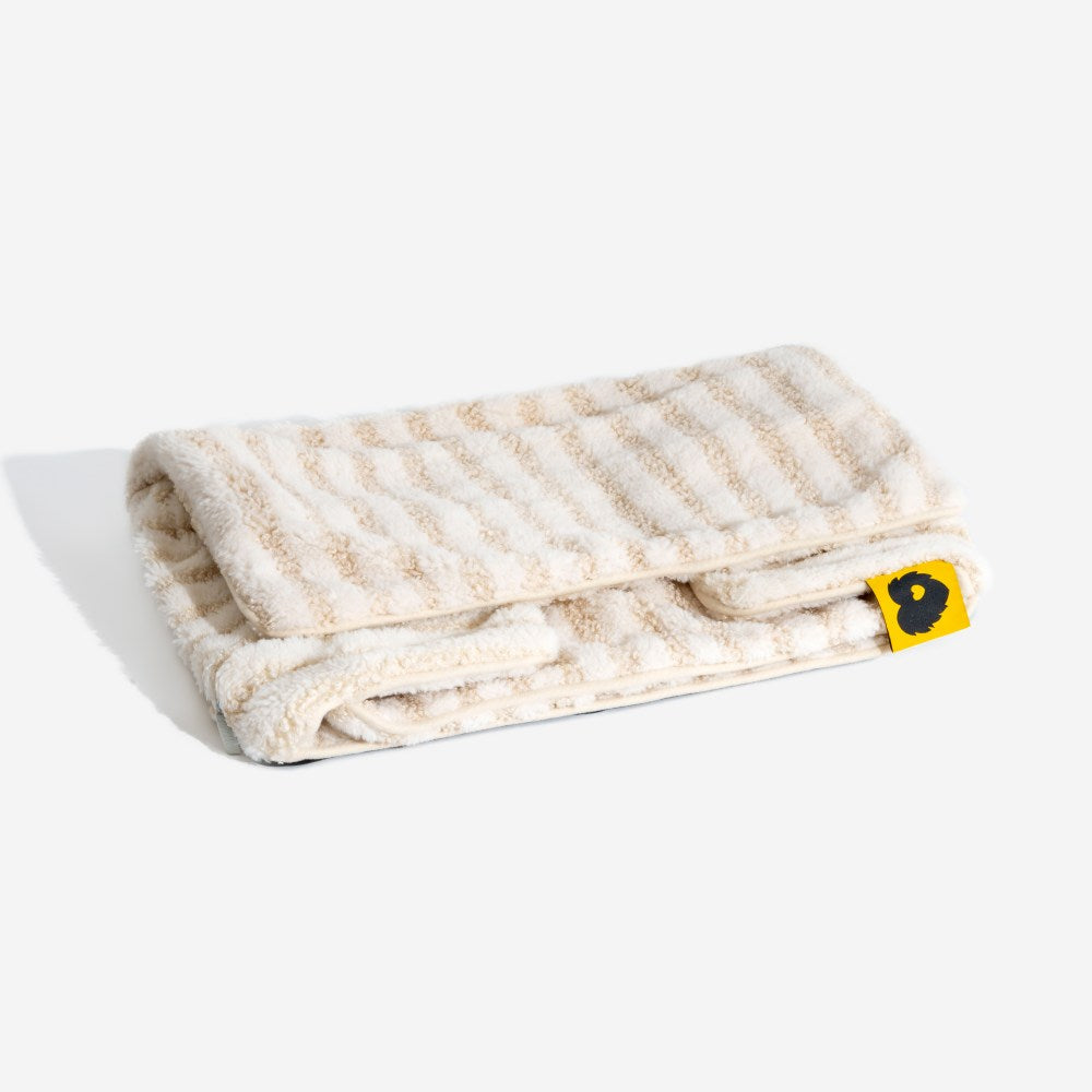 Bed e divano di gatto a doppio strato in finto a strisce di tendenza