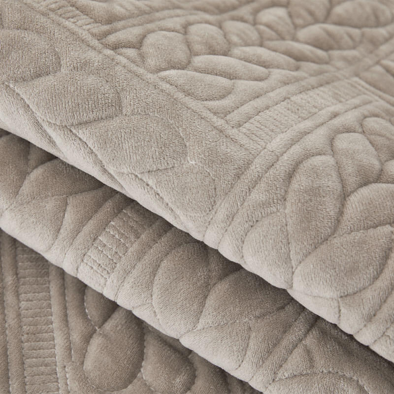 Coperchio di divano non slip da ricamo a velluto in velluto a cristallo caldo