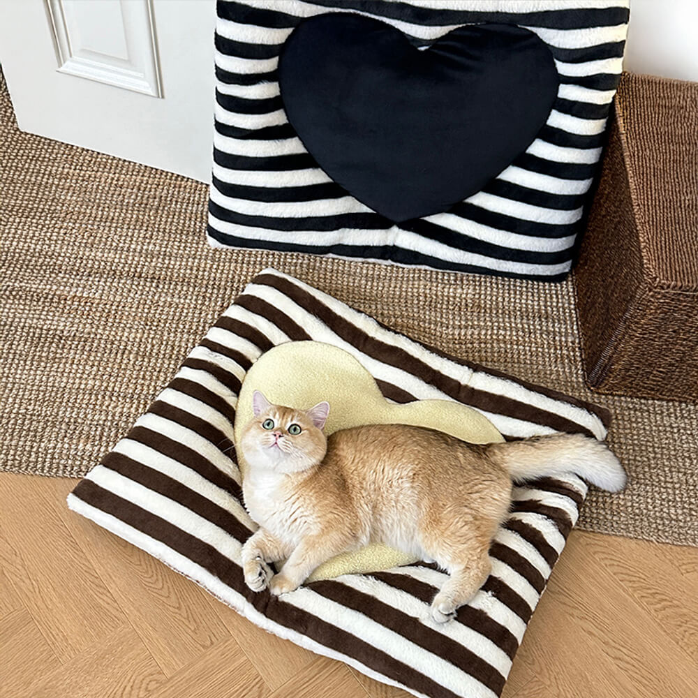 Tapis pour chien et chat confortable et confortable en forme de cœur rayé