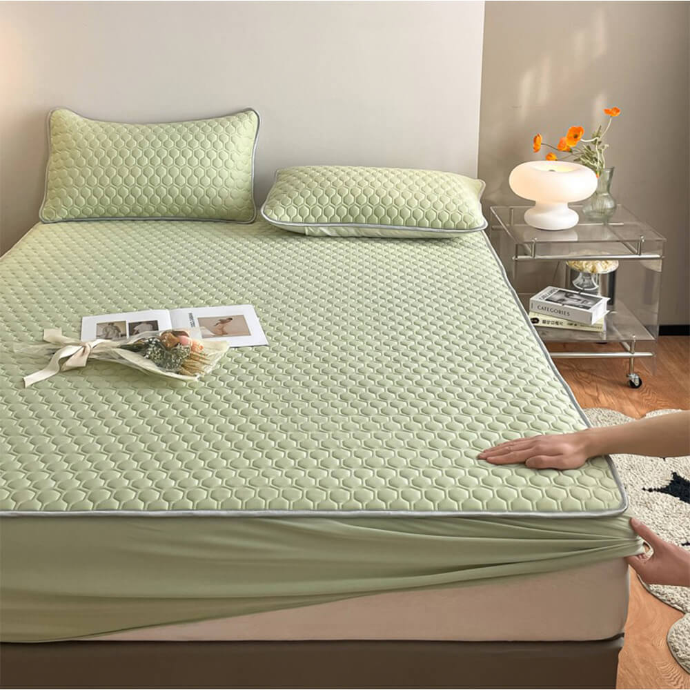 Solid Color Cooling Breathable Quilted Latex Bed Sheet Set with Mattress Protector