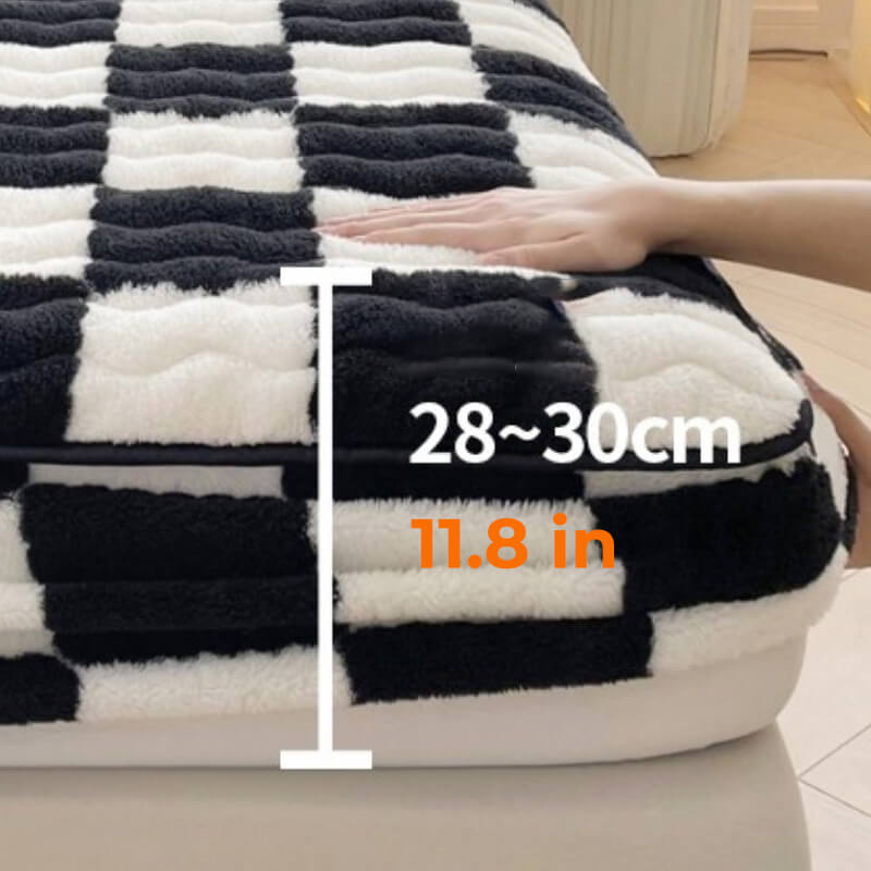 Milk Velvet Checkered Bedding Mattress Cover