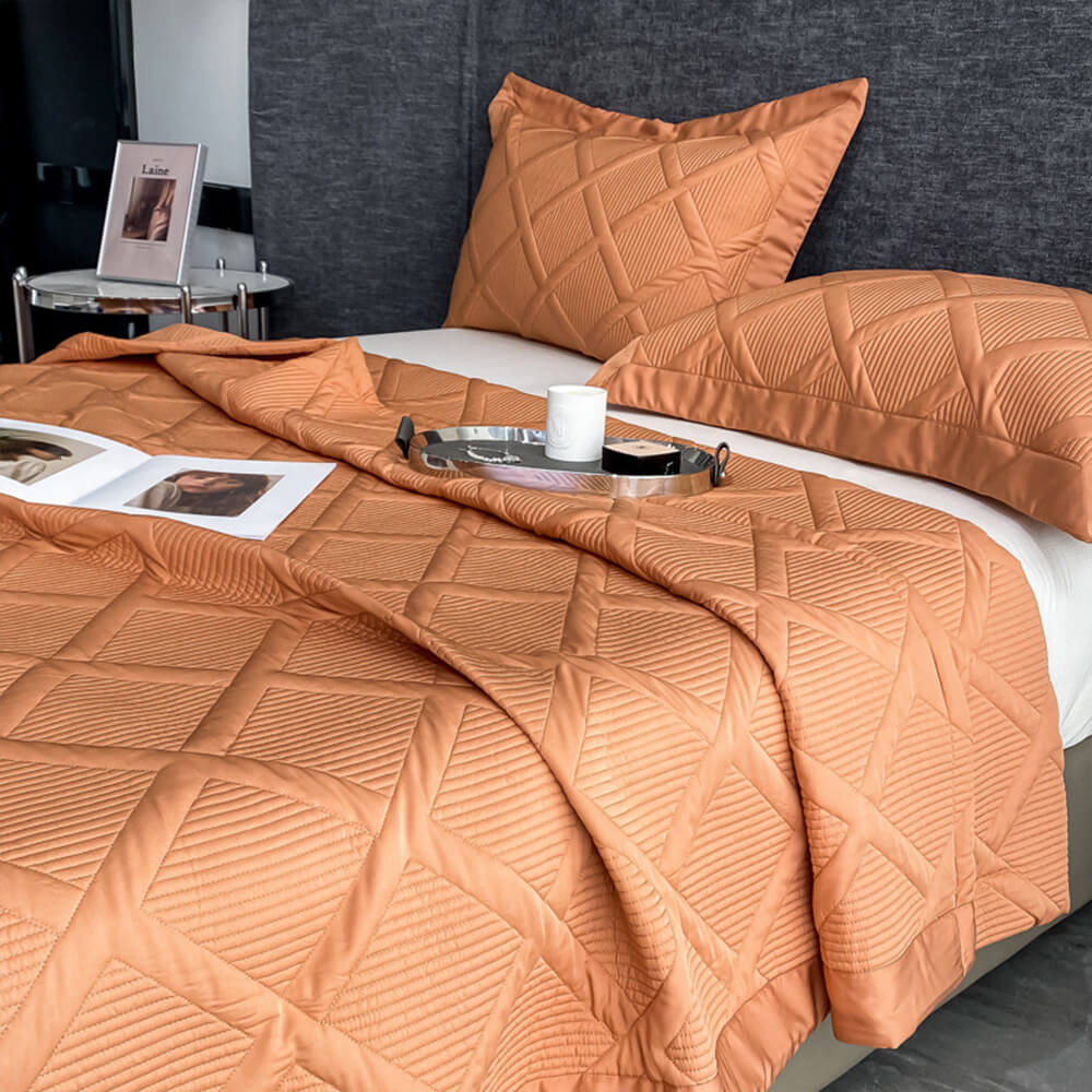 Eco-friendly Minimalist Multifunctional Quilted Bedspread Set