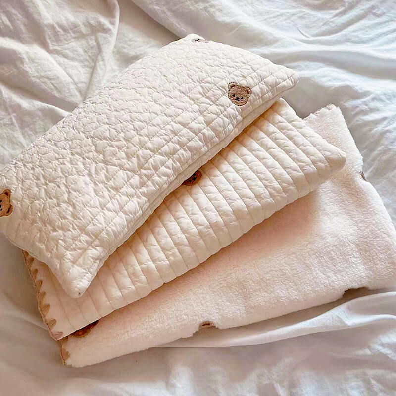 Acogedor juego de cama con edredón y almohada para mascotas de algodón bordado